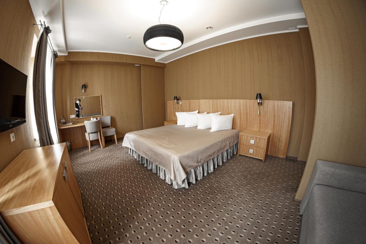 Kolobok Hotel Kniahynynok ภายนอก รูปภาพ