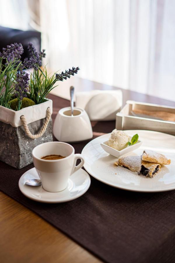 Kolobok Hotel Kniahynynok ภายนอก รูปภาพ